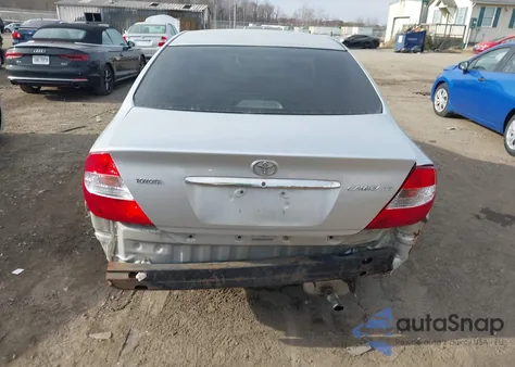 2004 Toyota Camry Le z USA, uszkodzony, nr VIN 4T1BE32K14U294917